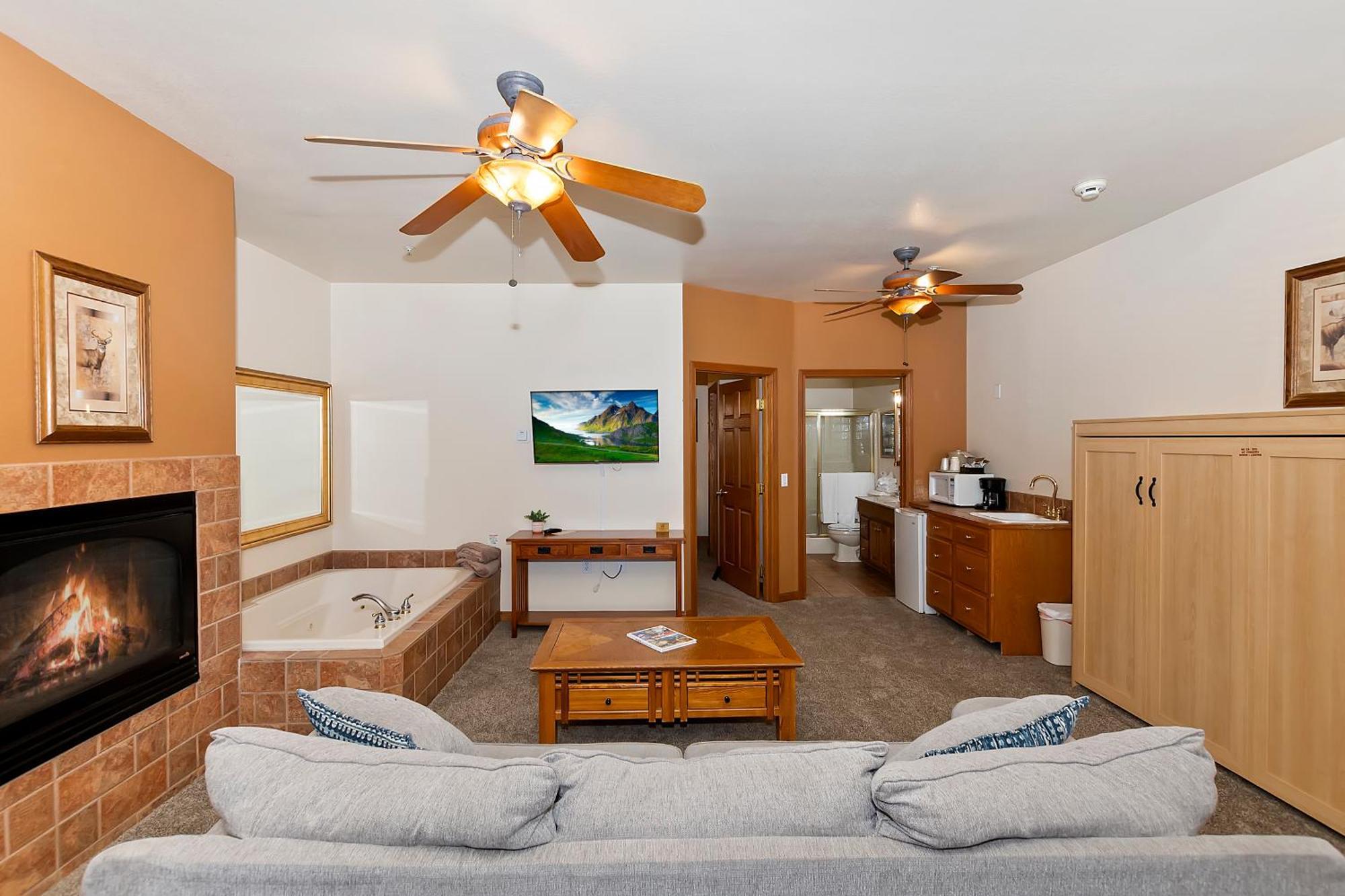 Robinhood 3* Big Bear Lake