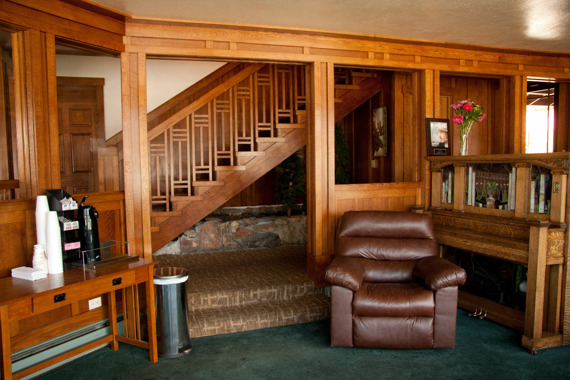 Robinhood Hotel Big Bear Lake