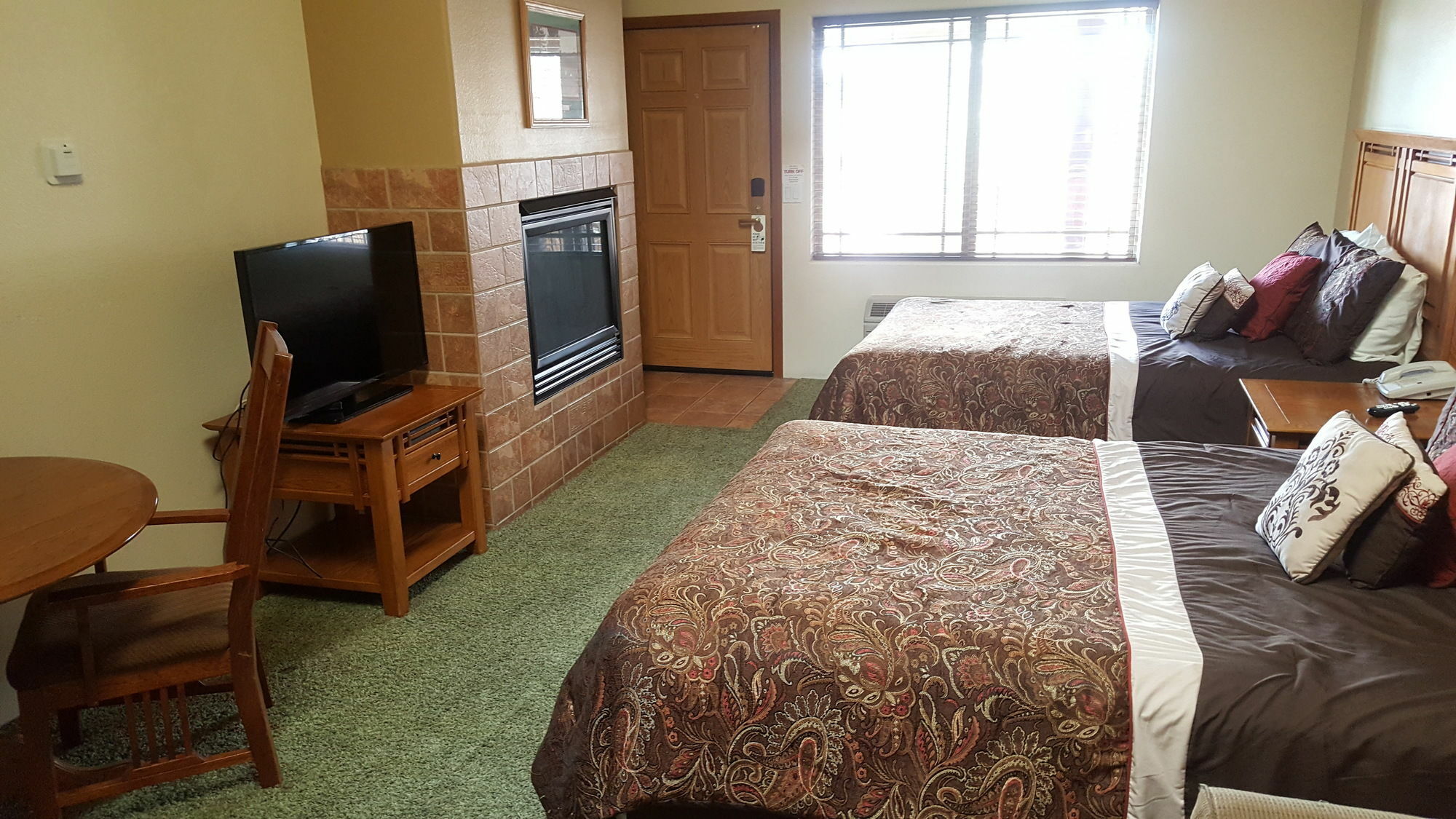 Robinhood Hotel